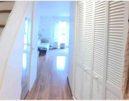Privees Et Calmes Chez L'habitant- Sdb Commune-parking Prive Sur Demande-pour Personnes Respectueuses Et Discretes Homestay *
