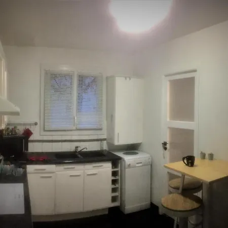 Homestay Privees Et Calmes Chez L'habitant- Sdb Commune-parking Prive Sur Demande-pour Personnes Respectueuses Et Discretes Villeparisis